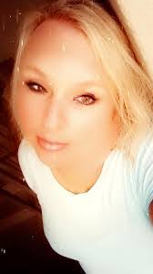 Corrine Farmer's Instagram, Twitter & Facebook