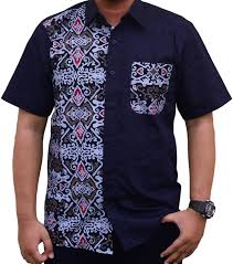 Model baju batik kombinasi 2 motif dengan bawahan kain polos memang menjadi salah satu kostum andalan khususnya untuk wanita dalam mengahdiri banyak acara dan ke kantor. Model Baju Batik Laki Laki Casual Awal Tahun 2016 Info Tren Baju Terbaru Di Indonesia