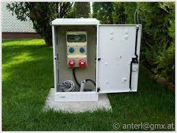 Stromkasten dienstleistungen für haus garten jetzt finden oder inserieren. Grabstein Oder Stromverteiler Bock Licht Im Garten Garten Gartnern Auf Kleinem Raum