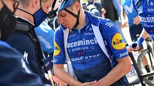 Pass your toefl test with our study guides, practice tests, courses & videos. Giro D Italia 17 Etappe Evenepoel Muss Nach Folgenschwerem Sturz Auf Leitplanke Aufgeben Eurosport