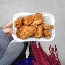Trim chicken of excess fat and pat dry with a cloth or paper napkin. Finally Tried The Costco Food Court Chicken Wings It Was Actually Super Delicious Didn T Have Much Seasoning On It But That S Okay B Costco Meals Food Foodie