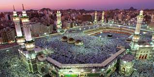 La mecque1 est une ville de l'ouest de l'arabie saoudite, non loin de la charnière séparant le hedjaz de l'asir, à 80 km de la mer rouge, et capitale de la province de la mecque. Pelerinage A La Mecque