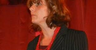 Saint-Julien-de-Jonzy. La Compagnie Népenthès l'a bien dit Avec des Fleurs