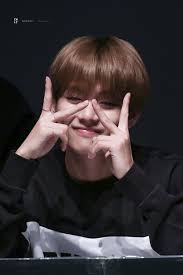 Bts v's cute hack for covering up his blemish boosts his. Kookjin On Twitter 181107 Photo Hd Bts Puma Fansign Event Taehyung Make V With His Hands Omg And His Face Is So Cute Bts Bts Twt