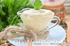 Invece che limitarvi a comprarle in barattolo o in tubetto, provate a riprodurle nella vostra cucina; Salsa Alla Maionese Con Mostarda