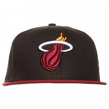 Miami heat snapback hat cap two tone by mitchell & ness nba caps nm04z. New Era New Era 59fifty Nba Basic Miami Heat Cap Jetzt Online Kaufen