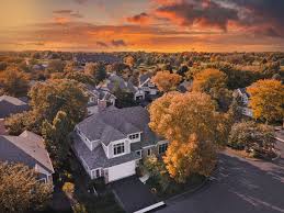 4 La Quinta Ct, Lake In The Hills, IL 60156