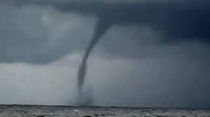 Straszna trąba powietrzna która przeszła dziś 07.06.2020 w województwie śląskim miejscowość kaniów. Tornado Traba Powietrzna Nad Morzem Darlowo Polska 2012 Youtube