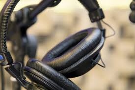 For example you can easily switch calls from one device to another without having to manually disconnect and reconnect. Sony Mdr 7506 Studio Headphone Review Sonarworks Blog