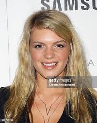 44 fotos e imágenes de alta resolución de Amanda Gullickson