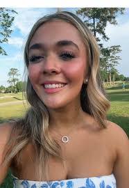 Lauren Cooney's Instagram, Twitter & Facebook