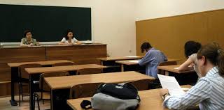 Absolvenţii de liceu care nu au reuşit să obţină media 6 la examenul de bac se pot înscrie la a doua sesiune pentru susţinerea probelor. Incepe A Doua Sesiune A Bacalaureatului Peste 42 000 CandidaÈ›i InscriÈ™i Ora De Sibiu