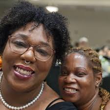 How does bowel movement affect period flow?