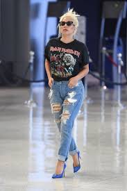 50 How To Wear An Oversized T Shirt Ideas 16 Style Female In 2020 Iron Maiden T Shirt Band Shirt Outfits Tshirt Outfits
