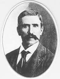 Alfred Dillon's Instagram, Twitter & Facebook