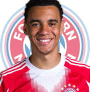 Bayern siegt in Augsburg: Musialas Verletzung trübt Erfolg