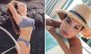 Newest best videos by rating. Kelly Brook Instagram Busty Model Strips Naked As She Flashes The Flesh For Cheeky Picture Celebrity News Showbiz Tv Newsrust