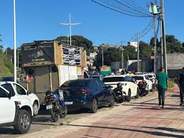 Em Salvador, motoristas protestam contra a alta do diesel nesta quinta-feira (19)