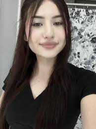 Promote with Esme Solis (@ezmesolis)