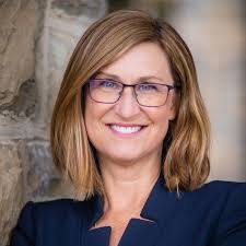 Julie Ross's Instagram, Twitter & Facebook