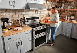 The oven door will lock shortly after the cycle has been started and won't unlock until the oven cools. Kitchenaid 6 7 Cu Ft Self Cleaning Freestanding Double Oven Electric Induction Convection Range Stainless Steel Kfid500ess Best Buy