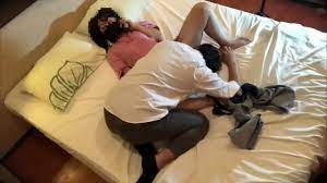 浮気現場】彼氏から電話がかかってきてるのにも関わらず他の男とSEXに励む彼女。 - XVIDEOS.COM