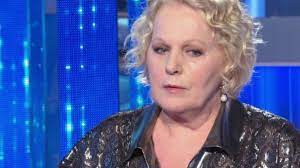 In collegamento dal lago di garda, katia ricciarelli parla del suo isolamento e ripercorre insieme a mara venier alcuni importanti. Domenica In Confessione Di Katia Ricciarelli Volevo Scomparire Lanostratv