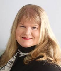 Holly Sayre's Instagram, Twitter & Facebook