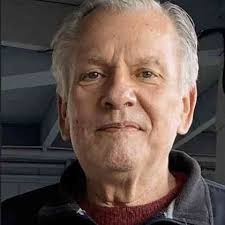 Thomas Dunmire's Instagram, Twitter & Facebook