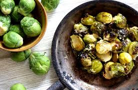 Ofengerosteter Rosenkohl Mit Honig Und Parmesankruste Rezept Rezepte Rosenkohl Lebensmittel Essen