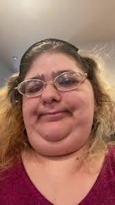 Clarissa Singleton's Instagram, Twitter & Facebook