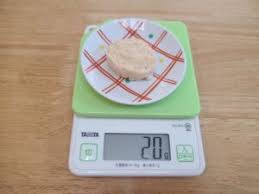 コープの離乳食「国産鶏肉とお豆腐で作ったミニハンバーグ」