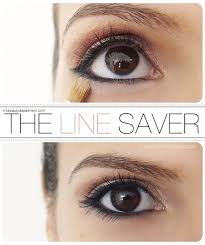 How to apply eyeliner tips using liquid eyeliner for beginners to add to the beautiful shape of the eyes, use eyeliner very reliable. How To Apply Eyeliner Perfectly By Yourself Step By Step Tutorial