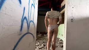 ฉันเย็ดตูดฉันในบ้านร้าง