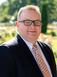 Presented by Prresen ted byy