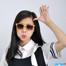 Youtuber thơ nguyễn đăng video nói chuyện với búp bê để xin vía học giỏi gây bức xúc. 12 ThÆ¡ Nguyá»…n Y TÆ°á»Ÿng Thá» Youtube Fidel Castro