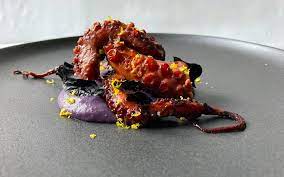 Ottimi gli ossibuchi con purè di patate viola, oppure lo sgombro con patate viola e topinambour ! Polpo Cbt Patate Viola Chips Di Tapioca