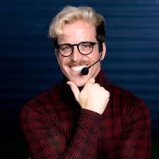 A familiar face has his eyes