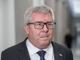 Ryszard czarnecki latest breaking news, pictures, videos, and special reports from the economic times. Ryszard Czarnecki Jezdzil Z Jaslla Do Brukseli Rozbitym Kabrioletem Olaf Nigdy Nie Mieszkal W Tym Miescie Wiadomosci