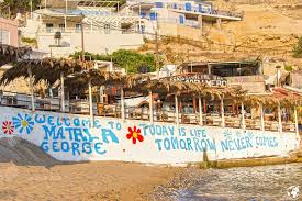 Matala is part of the community of pitsidia within the municipal unit of tympaki, faistos municipality, heraklion regional unit. Matala Kretas Haupstadt Der Hippies Borboleta Meets World