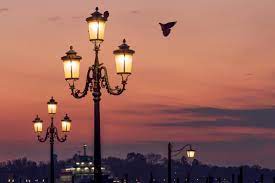 New lamps often are an important feature in a commercial district revitalization project. Antique Street Lights An Illuminating Collector S Guide Lovetoknow