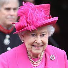 Lots Of Pink Ones Queen Hat Pink Dress Royal Queen Elizabeth Ii Rainha Elizabeth Rainha Elizabeth Ii