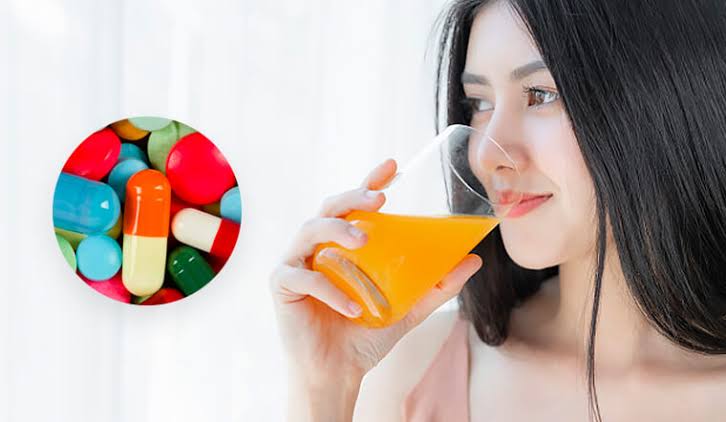 Có nên uống thuốc với nước trái cây?