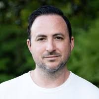 Carly Diskin's Instagram, Twitter & Facebook