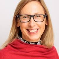 Elisabeth Hooper's Instagram, Twitter & Facebook