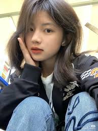 Ghim của Greg Francisco trên Cute quick hairstyles trong 2025