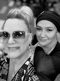 Hey y'all! You coming to church today? Hallelujah! I sure hope you do! Love  each one of you! Come worship with us!