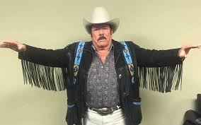 Dice lalo mora el rey de mil coronas hace un llamado a sus seguidores para salir a votar este domingo en la sultana del norte. Lalo Mora Ingresa A Cuidados Intensivos Tras Contraer Covid 19 El Sol De Mexico Noticias Deportes Gossip Columnas