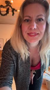 Julafton 2025, Tack. Du var fin. , Dagen tillbringades med familj i topp  ärvd från mamma och #majkenskjol. Som att gå runt i en kram❤️, Hoppas du  hade en fin dag precis så som du ville ❤️❤️❤️