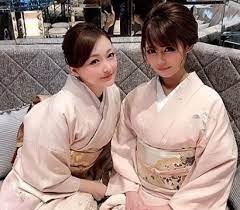 ホステスの着物コーデと髪型 付け下げ 色無地 美女 画像